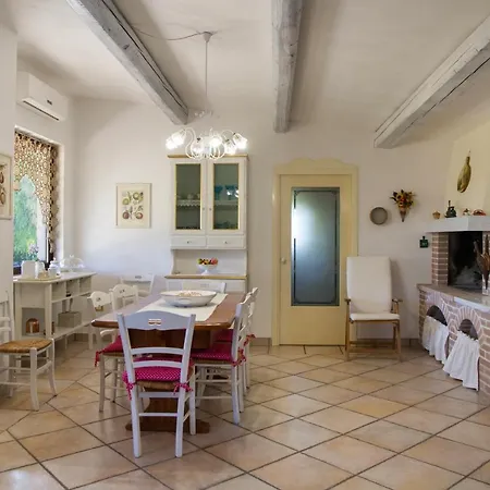 Majesi * Казарано